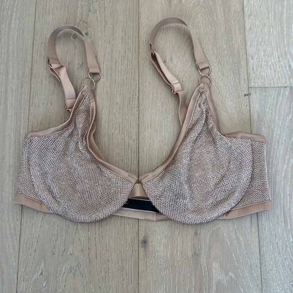 Victoria’s Secret Rose Gold Chainmail Demi Bra - Picture 3 of 5